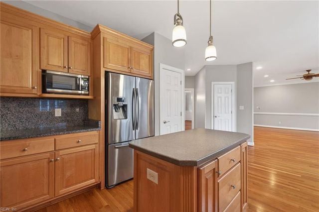 20527 Madison CT, Smithfield, VA 23430