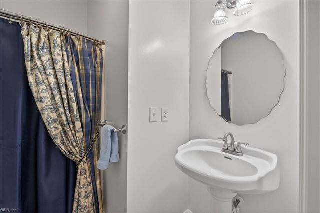 20527 Madison CT, Smithfield, VA 23430