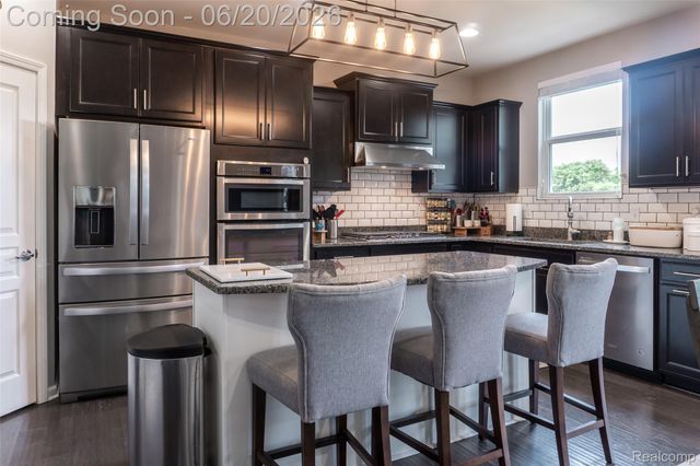 57896 Cider Mill Drive, Lyon Charter Township, MI 48165