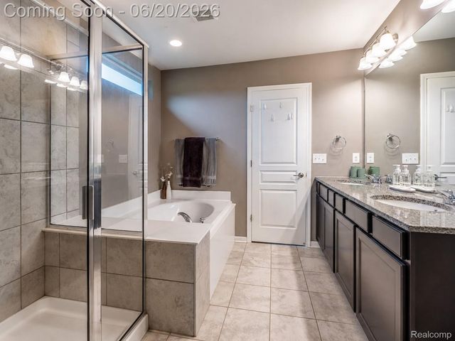 57896 Cider Mill Drive, Lyon Charter Township, MI 48165