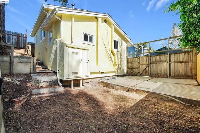 1467 Clay St, Hayward, CA 94541