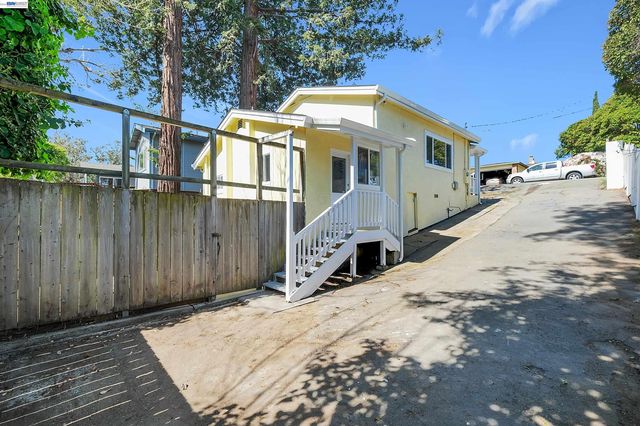 1467 Clay St, Hayward, CA 94541