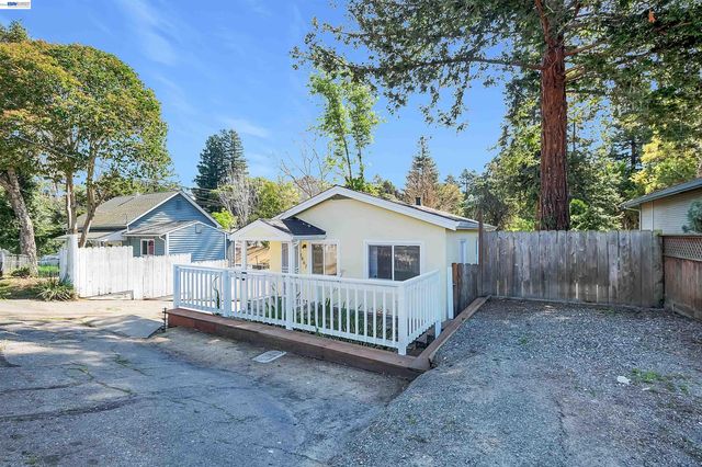 1467 Clay St, Hayward, CA 94541
