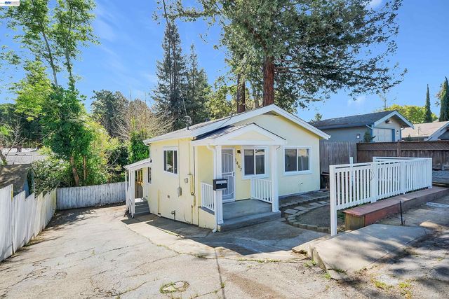 1467 Clay St, Hayward, CA 94541