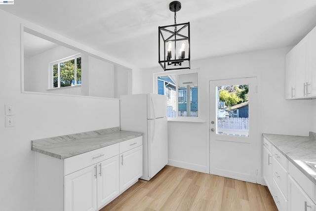 1467 Clay St, Hayward, CA 94541