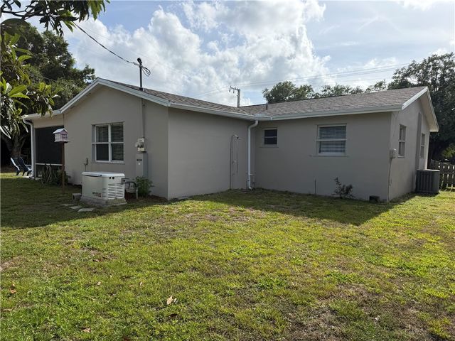 310 20th Avenue SW, Vero Beach, FL 32962