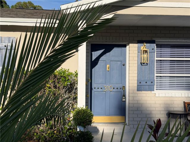 310 20th Avenue SW, Vero Beach, FL 32962