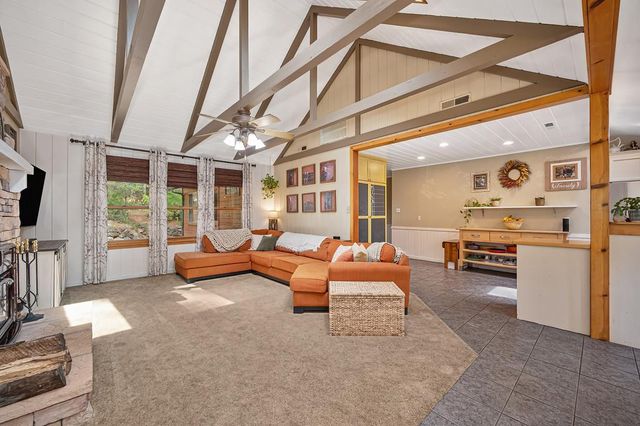 14067 Linden Rd, Grass Valley, CA 95945