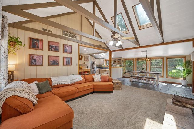 14067 Linden Rd, Grass Valley, CA 95945