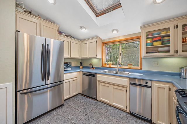 14067 Linden Rd, Grass Valley, CA 95945