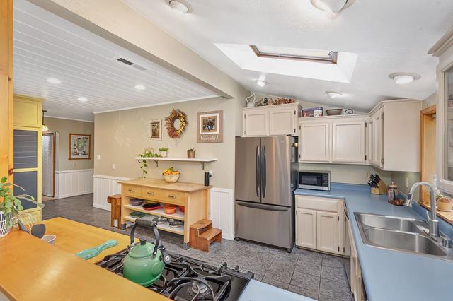 14067 Linden Rd, Grass Valley, CA 95945