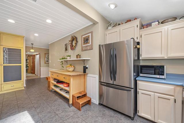 14067 Linden Rd, Grass Valley, CA 95945