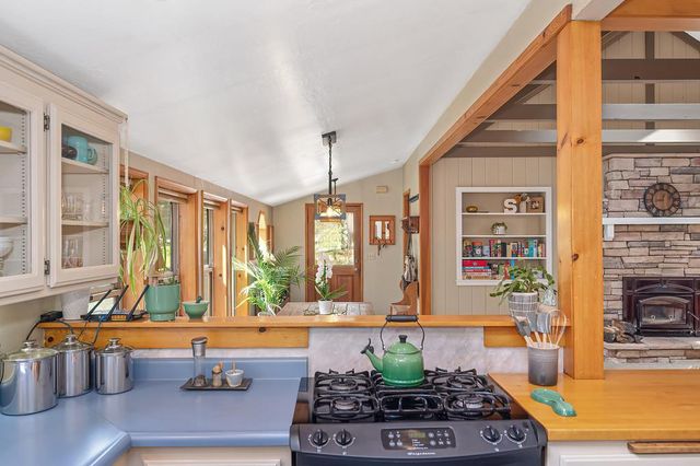 14067 Linden Rd, Grass Valley, CA 95945