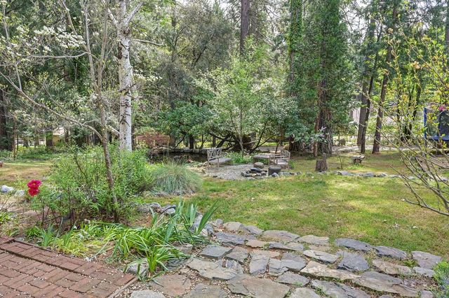 14067 Linden Rd, Grass Valley, CA 95945