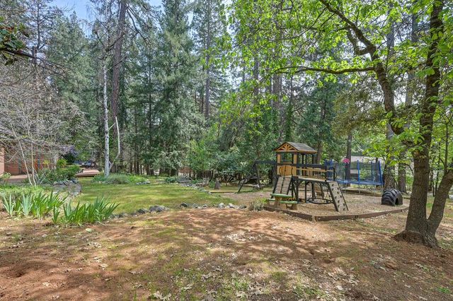 14067 Linden Rd, Grass Valley, CA 95945