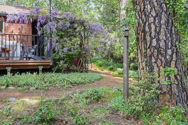 14067 Linden Rd, Grass Valley, CA 95945