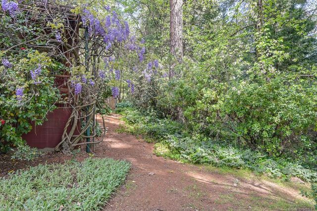 14067 Linden Rd, Grass Valley, CA 95945