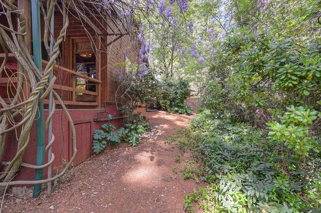 14067 Linden Rd, Grass Valley, CA 95945