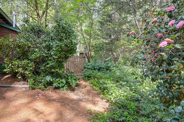 14067 Linden Rd, Grass Valley, CA 95945