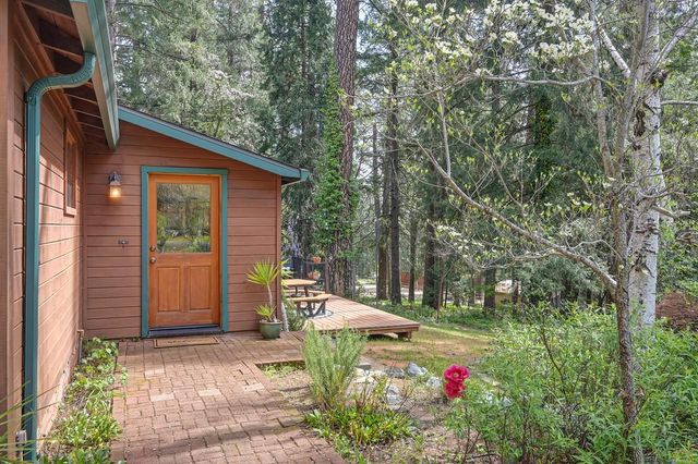 14067 Linden Rd, Grass Valley, CA 95945