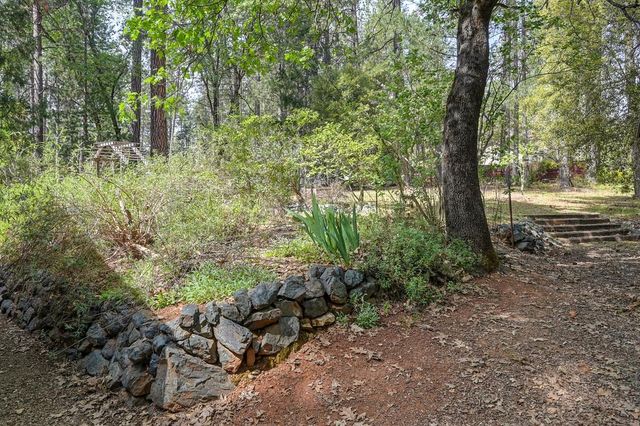 14067 Linden Rd, Grass Valley, CA 95945