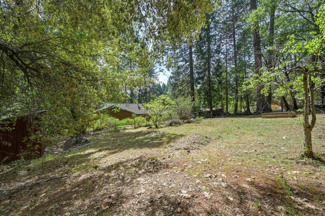 14067 Linden Rd, Grass Valley, CA 95945