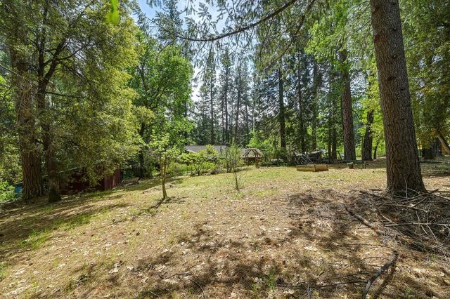 14067 Linden Rd, Grass Valley, CA 95945