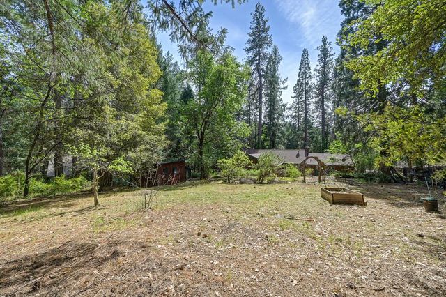 14067 Linden Rd, Grass Valley, CA 95945