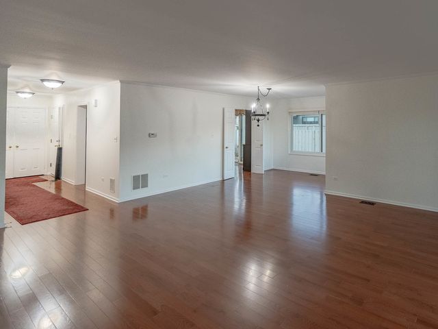 245 Timber Ridge Lane 245, Lake Barrington, IL 60010