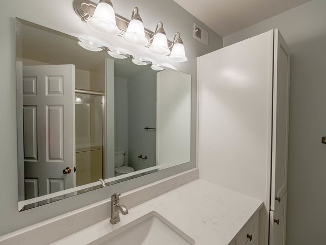 245 Timber Ridge Lane 245, Lake Barrington, IL 60010