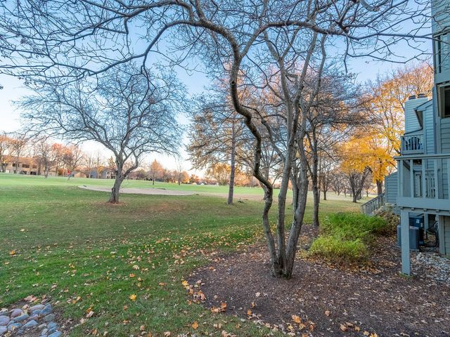 245 Timber Ridge Lane 245, Lake Barrington, IL 60010