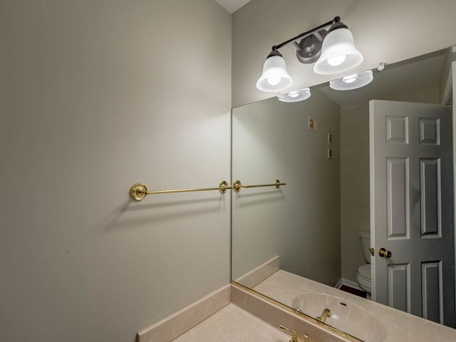 245 Timber Ridge Lane 245, Lake Barrington, IL 60010