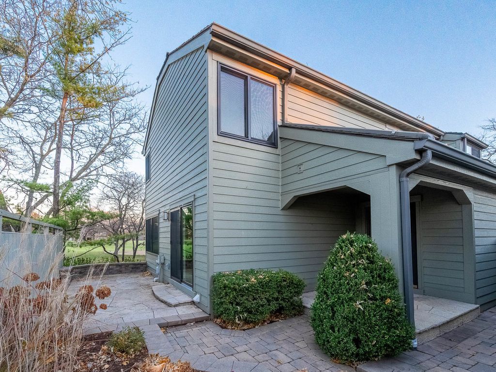 245 Timber Ridge Lane 245, Lake Barrington, IL 60010