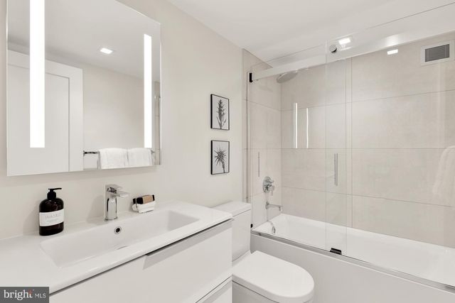 2939 VAN NESS ST NW #422, Washington, DC 20008