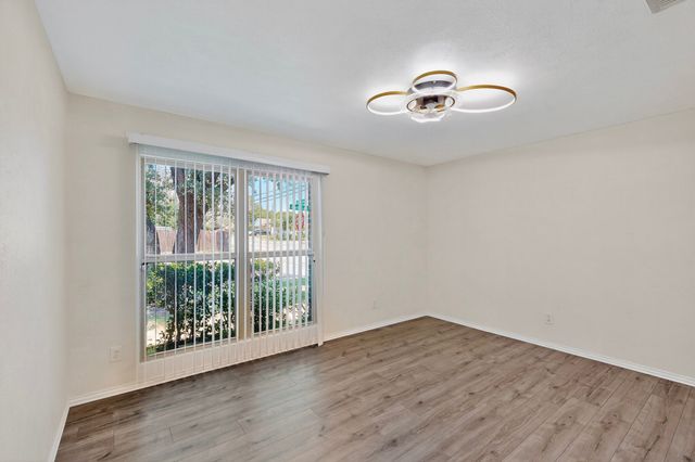 9568 Jennie Lee Lane, Dallas, TX 75227