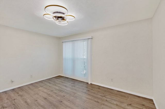 9568 Jennie Lee Lane, Dallas, TX 75227