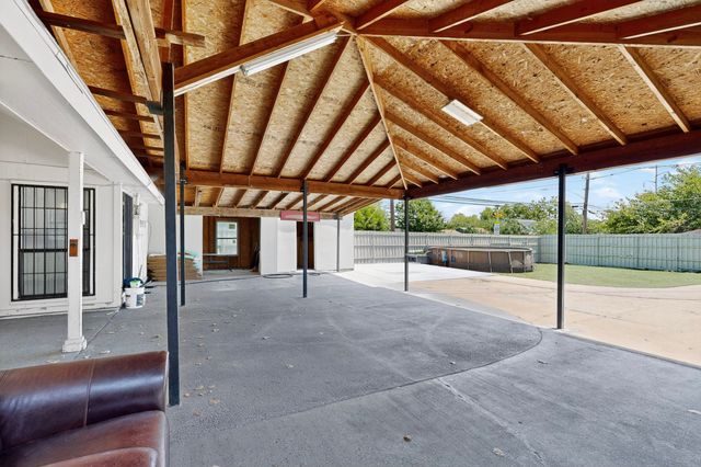 9568 Jennie Lee Lane, Dallas, TX 75227