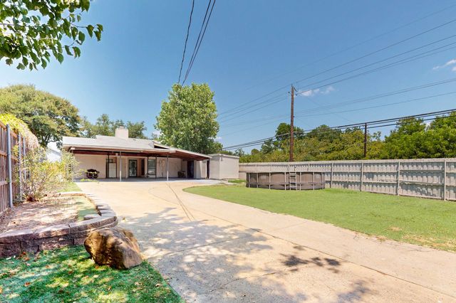 9568 Jennie Lee Lane, Dallas, TX 75227