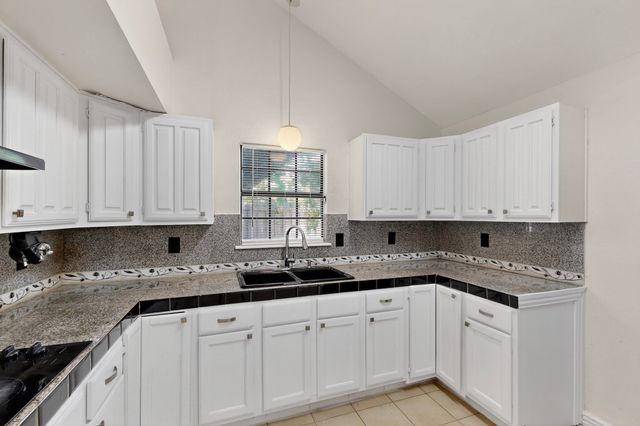9568 Jennie Lee Lane, Dallas, TX 75227