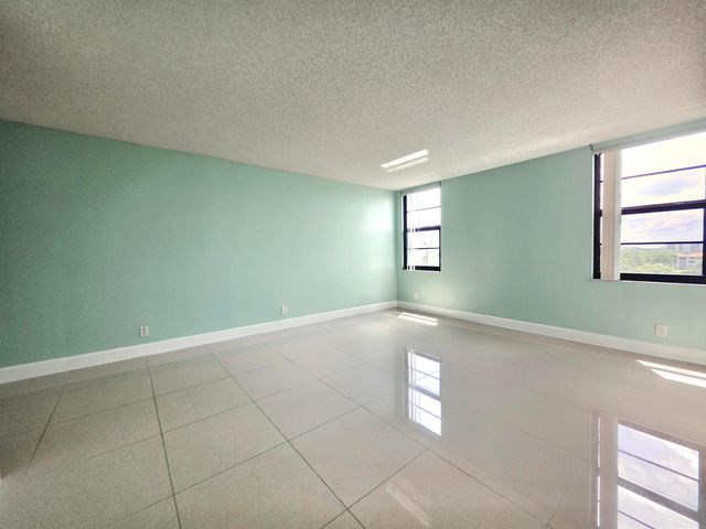 2112 S CYPRESS BEND Drive 707, Pompano Beach, FL 33069