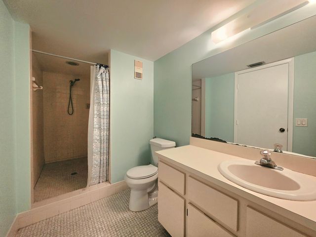 2112 S CYPRESS BEND Drive 707, Pompano Beach, FL 33069