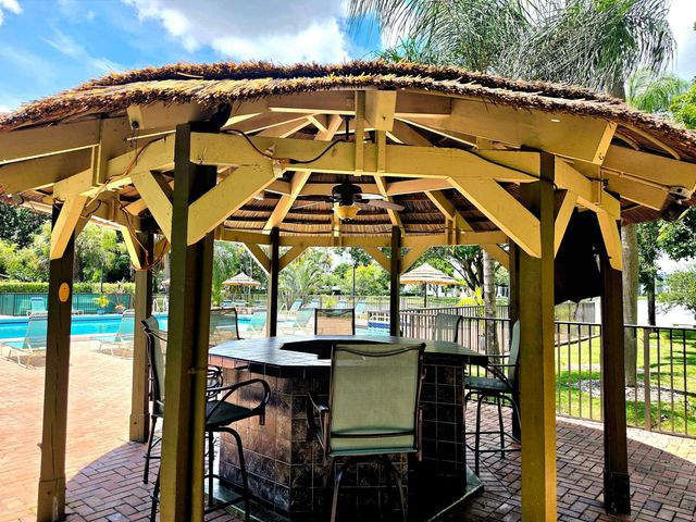 2112 S CYPRESS BEND Drive 707, Pompano Beach, FL 33069
