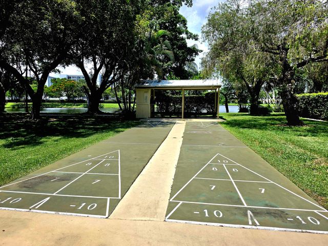 2112 S CYPRESS BEND Drive 707, Pompano Beach, FL 33069