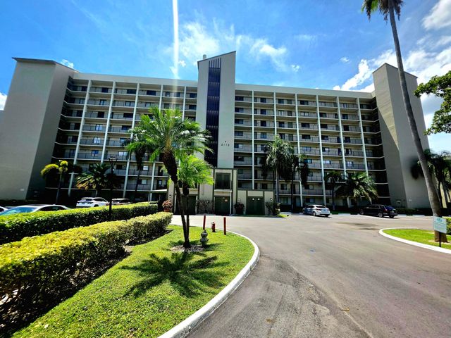 2112 S CYPRESS BEND Drive 707, Pompano Beach, FL 33069