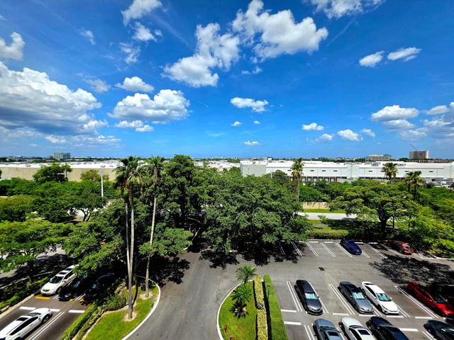 2112 S CYPRESS BEND Drive 707, Pompano Beach, FL 33069
