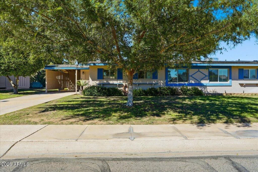 10916 W PEORIA Avenue, Sun City, AZ 85351 — exterior