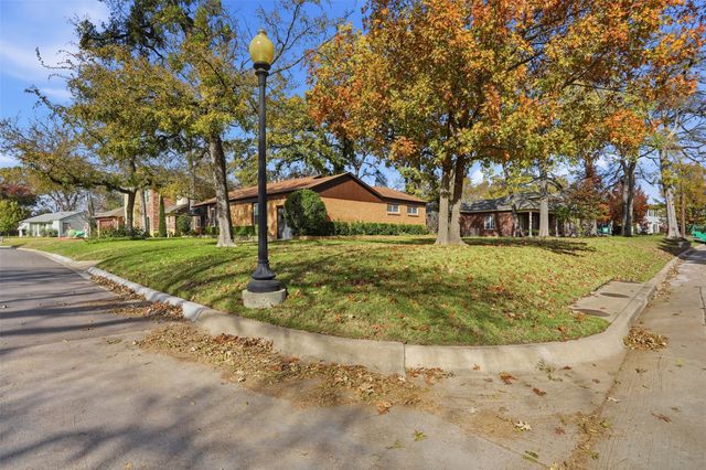 3700 Oaklawn Drive, Fort Worth, TX 76107