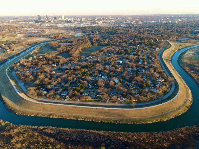 3700 Oaklawn Drive, Fort Worth, TX 76107
