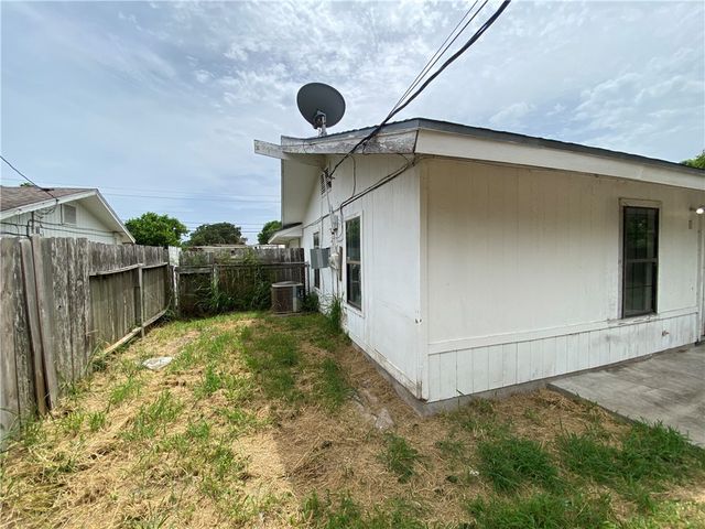 234 Caribbean Dr, Corpus Christi, TX 78418