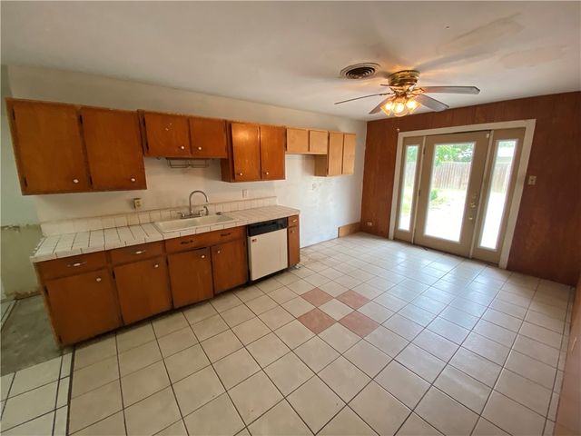 234 Caribbean Dr, Corpus Christi, TX 78418